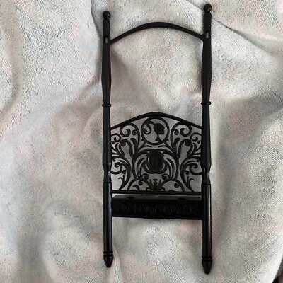 Barbie Dream/Townhouse 2008 Mattel púrpura y negro extremo de cama pieza de repuesto Foto 1 de 4