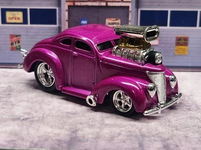 Funline 2003 escala 1:64 Muscle Machines • Ford 1937 cupé [suelto] Foto 1 de 4