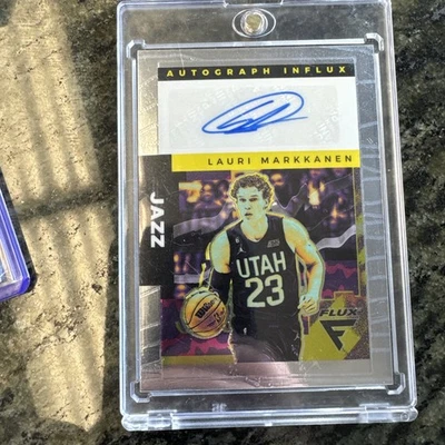 2022-23 Panini Flux Lauri Markkanen Autógrafo Influx Foto 1 de 4