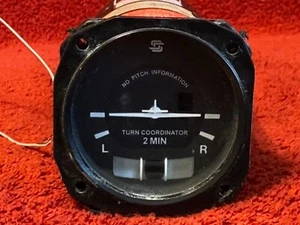 S-TEC 2-MIN TURN COORDINATOR P/N 6405-8-28L WITH CONNECTOR - Picture 1 of 6