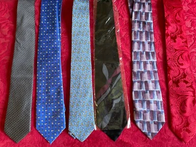 LOT OF 5 MEN'S DESIGNER NECK TIES: Saks Fifth Avenue, Robert Lorenzo, Stacy Adam - Image 1 of 4
