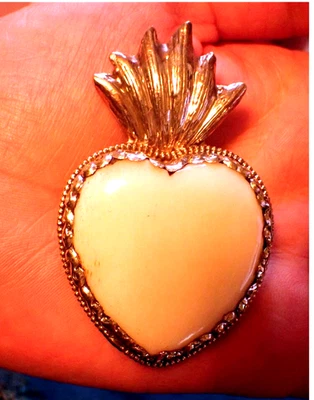 Colgante Corazón Llameante Sagrado en plata tibetana Foto 1 de 2