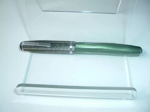 VINTAGE ESTERBROOK FOUNTAIN PEN IN FOLIAGE GREEN # 2668 w/Esterbrook nib - Picture 1 of 6