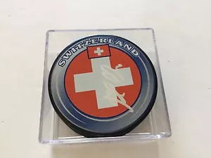 Disco de hockey Jonas Hiller Firmado Equipo Suiza Autografiado a - Imagen 1 de 1