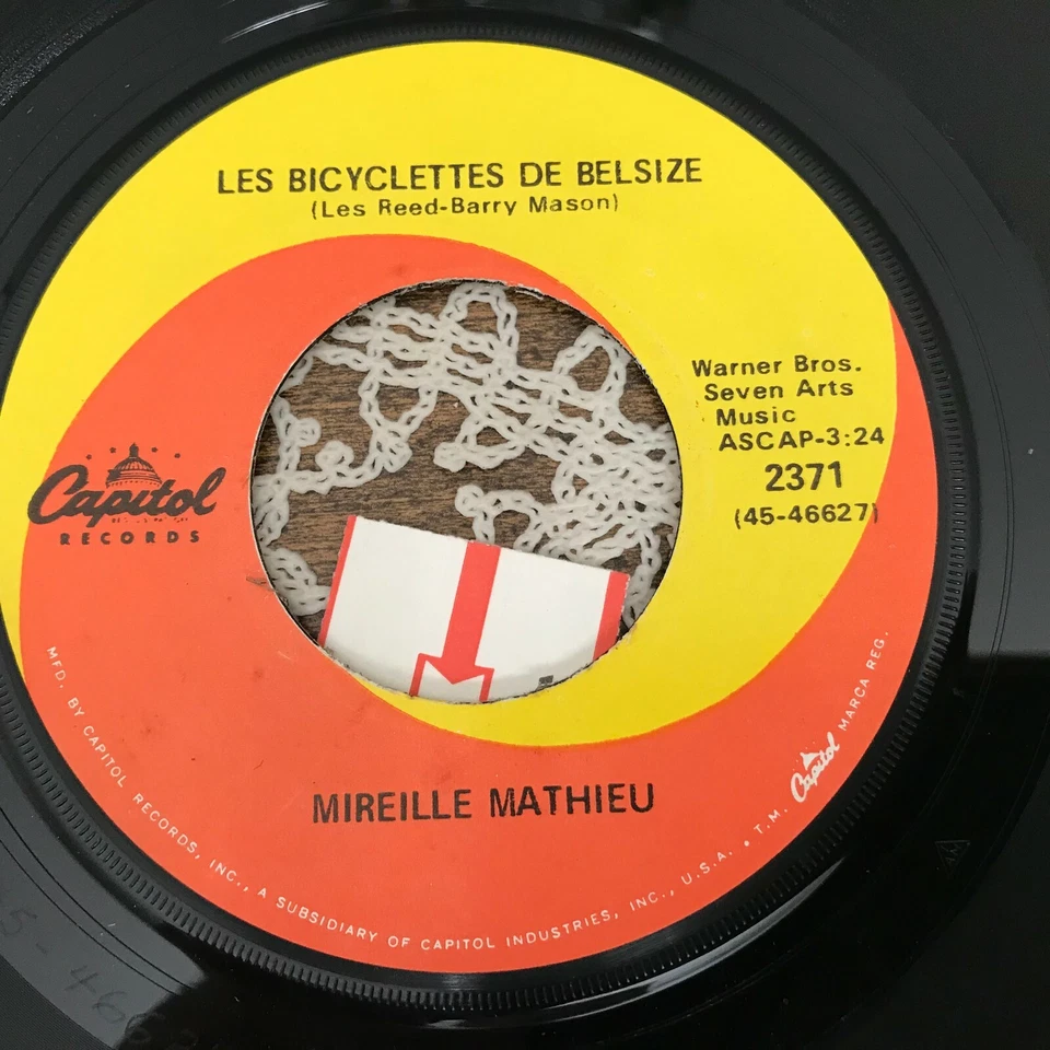Mireille Mathieu Les Bicyclettes De Belsize 45 VG+  Foto 1 de 1