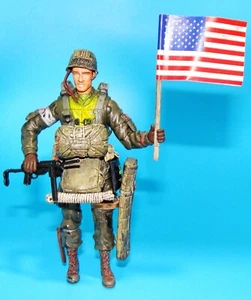 1:18 BBI Elite Force WWII U.S Army D-Day 82nd Airborne Paratrooper Figure 1944 - Picture 1 of 7