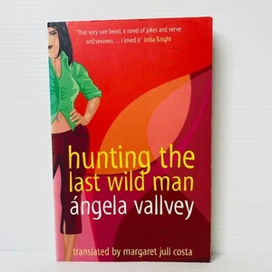 Hunting the Last Wild Man by Angela Vallvey Humour Humor Fantasy Large Paperback - Imagen 1 de 6