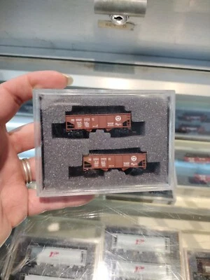 Z Scale Uncle Will's Pennsy 33' Open 2-Bay Hopper WDW2008 SET #3 697341/715416 - Image 1 of 4