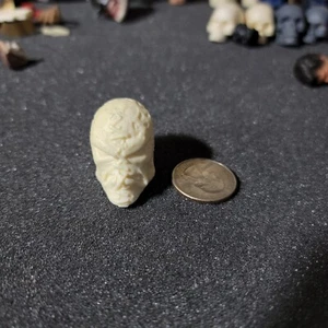 1/6 Medicom Spawn Burned Flesh Head Sculpt Todd Mcfarlane Runs Small casted - Picture 1 of 3