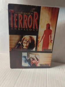 ULTIMATIVE HORROR-THRILLOGIE: CARRIE/KINDERSPIEL/DER NEBEL 3-DISC DVD SET BRANDNEU! - Bild 1 von 3