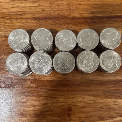 Lote de 100 monedas de un dólar Susan B Anthony varias fechas Foto 1 de 2