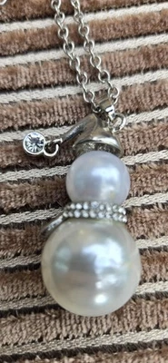 "Elegante collar de cadena de 28"" colgante de muñeco de nieve de perlas de imitación en tono plata" Foto 1 de 4