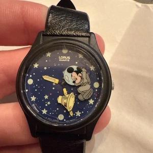 Vtg 90s Mickey Mouse LORUS Space Astronaut Watch Black Rotating  RARE New Batt - Picture 1 of 8