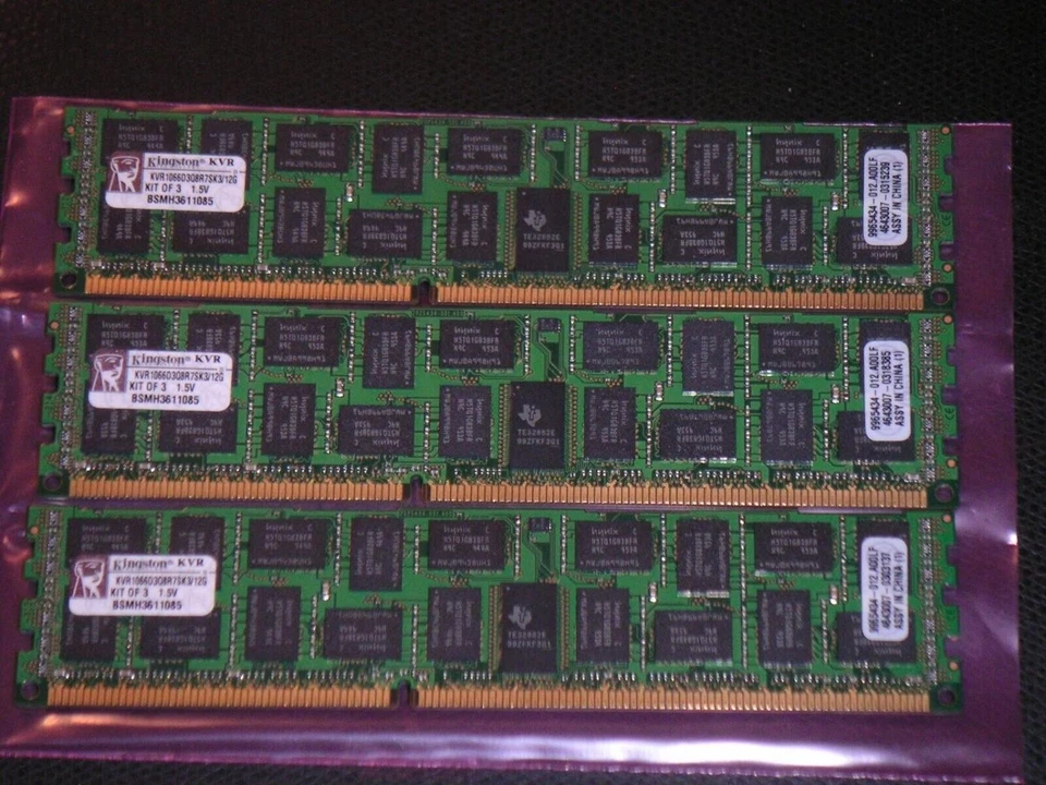 Kingston KVR1066D3Q8R7SK Kit 3x 4GB = 12GB DualChannel PC3-8500 DDR3-1066 - Bild 1 von 1