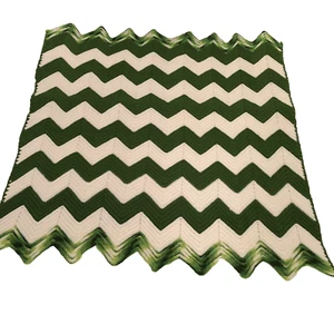 Vintage 50x53 Handmade Crochet Afghan Blanket Zig Zag Chevron Green White Umbrae - Picture 1 of 5