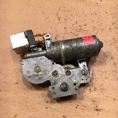 OEM 1988-1993 Volkswagen Audi B3 B4 Coupe Sun Roof Motor 811877795 Original Part - Image 1 of 4