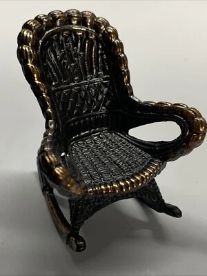 Mecedora miniatura Durham Dollhouse 1976 de colección 39 metal fundido a presión Foto 1 de 4