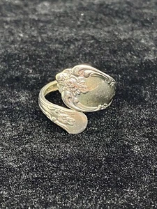 WM ROGERS ONEIDA UTENSIL RING HANDCRAFTED SILVER PLATED SIZE 9.25 - Picture 1 of 5