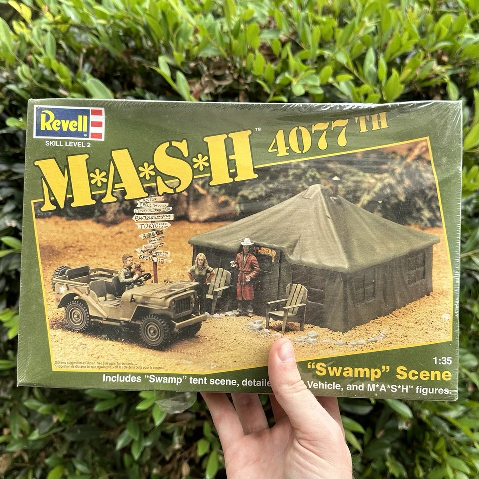 Kit de escena de pantano modelo Revell Mash 4077 incluye escena de tienda detallada Jeep nuevo en caja Foto 1 de 2