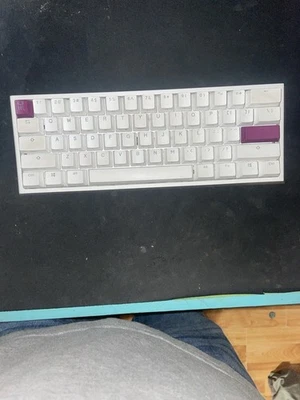 Teclado Ducky One 2 Mini RGB 60 - Marrón Cereza MX Foto 1 de 3