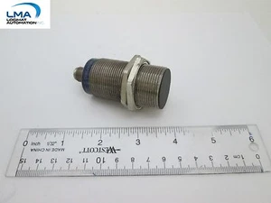 TELEMECANIQUE XS1M30KP340D INDUCTIVE PROXIMITY SENSOR SWITCH  - Picture 1 of 2