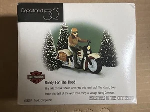 Department 56 Snow Village Harley Davidson Ready For The Road 56.58907 Neu in OVP - Bild 1 von 1