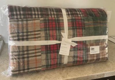 Pottery Barn Peyton Reversible Patchwork FULL QUEEN quilt Christmas - Image 1 of 2