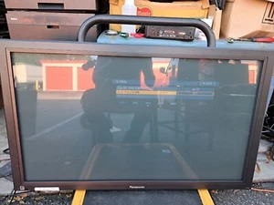 Panasonic TH-42PH20U 42" HD 1024x768 Professional Plasma Display . NO STAND - Picture 1 of 8