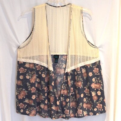 Chaleco Cárdigan RUE 21 PLUS Talla 2X Marfil Encaje Azul Floral Frente Abierto Capa Superior Foto 1 de 4