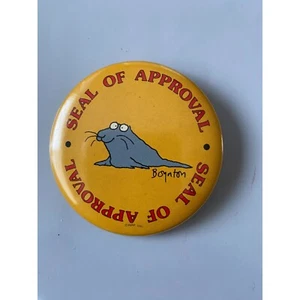 Vintage Boynton GÜTESIEGEL Pinback Cartoon Pin Button - Bild 1 von 4