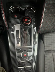 RS Copri pomello cambio nero Audi Q2 Q3 Q5 Q7 A3 S3 RS3 A4 S4 RS4 8P 8V B8 B9 - Foto 1 di 11
