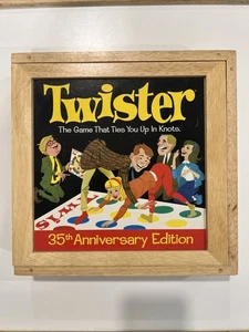 Twister Nostalgie Games 35th Anniversary Edition Holzkiste Vintage 2001 - Bild 1 von 5