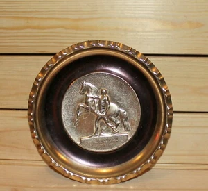 Vintage Soviet Russian Leningrad souvenir wall hanging metal plate - Picture 1 of 6