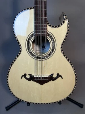 Bajo quinto Fino King Maple Flama Y Tapa Garra De Oso Foto 1 de 4