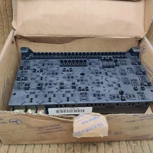 NEW Mercedes W163 ML Front Fuse Relay Box Distribution Board 1635450205 NOS - Picture 1 of 4
