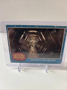 1977 Topps Star Wars Card First Series Blue #37 Cornered in the labyrinth - Picture 1 of 3