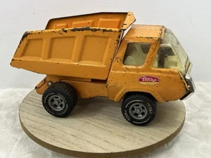 Camión de volteo Tonka vintage años 60 10" juguete coleccionable metal amarillo cabina delantera - Imagen 1 de 11
