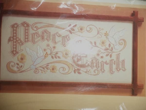 Creative Circle Embroidery Kit Peace On Earth NIP - Picture 1 of 3