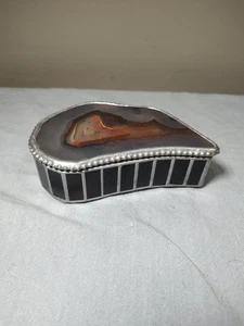 handmade kydney shaped natural stone Agate and black glass hinged trinket box - Picture 1 of 9