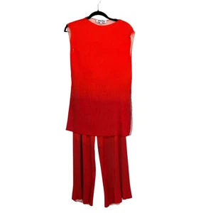 Andrea Iyamah Atti Ombre Plisse zweiteiliges Set gerades Bein Hose Oberteil rot Small - Bild 1 von 18