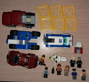 Lego City 4 Auto, 1 moto e 8 Minifigure + vari - Foto 1 di 3