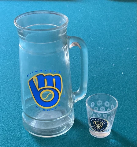 Vintage Milwaukee Brewers Gift Pack. Comes w/ a 16oz Beer Glass & a Shot Glass Cover