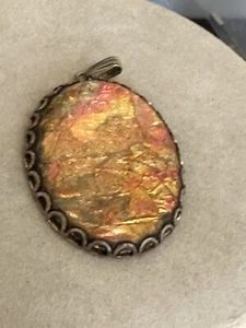 VTG FOIL BACK IRIDESCENT PENDANT - Costume Jewelry - Picture 1 of 2