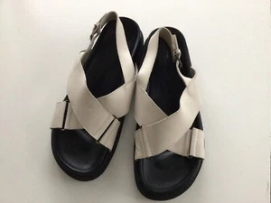 Sandale von Sacha in 42 neuwertig ein echter Hingucker für den Sommer 🌞 - Bild 1 von 4