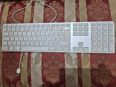 Apple Keyboard (USB) con tastierino numerico - Immagine 1 di 3