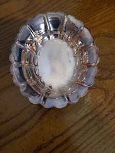 Vintage verzierte versilberte Schale oval 6,5 Zoll x 5 Zoll x 2 Zoll muss poliert werden - Bild 1 von 4