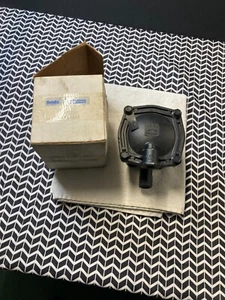 Bendix brake relay valve 110139x - Picture 1 of 8