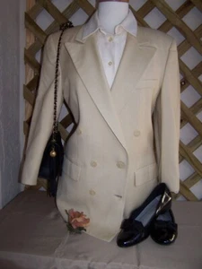 Anne Klein size 4 Lightweight D/B Blazer Beige Stunning Pre Owned Estate Find - Picture 1 of 3