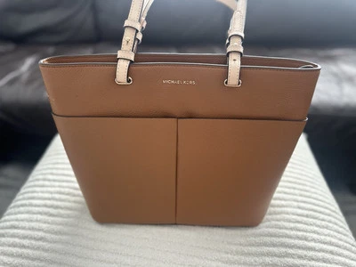 Bolso de Mano Michael Kors Mediano Superior Bolsillo con Cremallera Foto 1 de 4