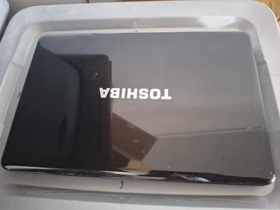 На запчасти ноутбук Toshiba Satellite 17,3 дюйма L675D-S7049, 4 ГБ Ram только протестированный ноутбук - Изображение 1 из 4